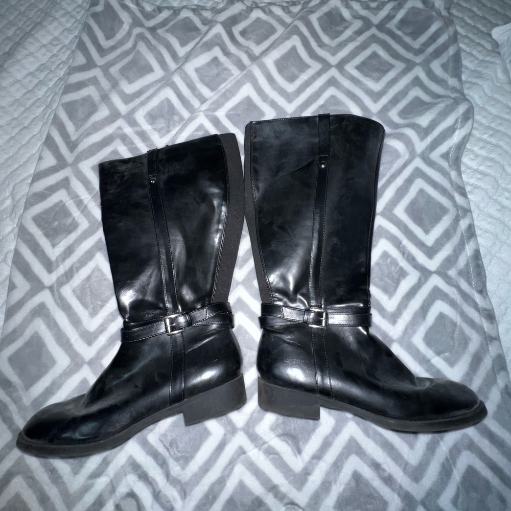 wide width black boots!